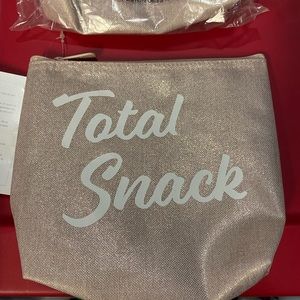 NWT SNACK AND GO POUCH